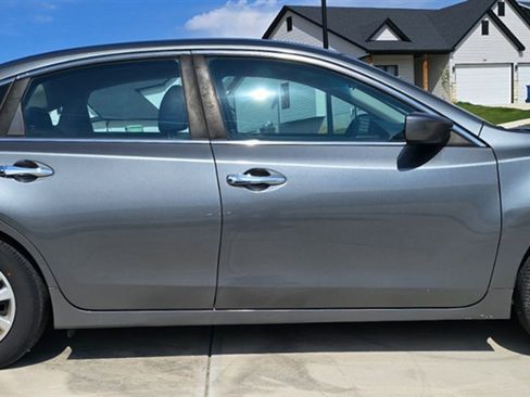 Used 2016 Nissan Altima 2.5 S w/ Power Driver Seat Package image 9