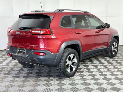 Used 2016 Jeep Cherokee Trailhawk w/ Cold Weather Group AWD/4WD image 9