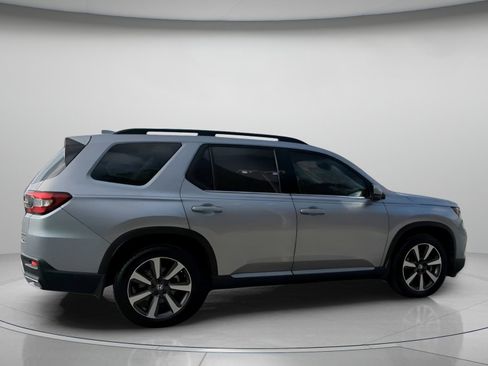 Used 2024 Honda Pilot Touring image 31
