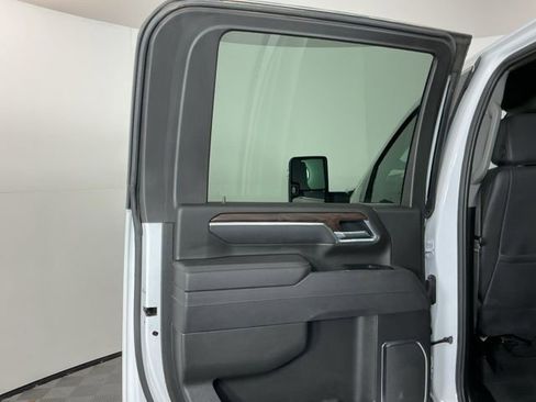 Used 2025 GMC Sierra 3500 SLT w/ X31 Off-Road Package image 24