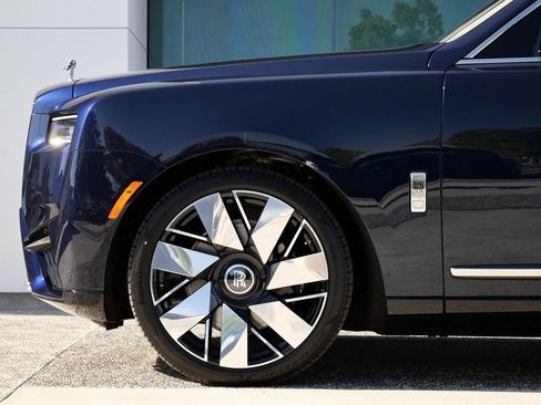 New 2026 Rolls-Royce Cullinan image 11