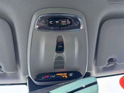 Used 2020 Volvo XC60 T5 Momentum w/ Protection Package Premier image 31