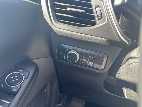 Used 2021 Ford Escape SE w/ SE Sport Appearance Package image 19