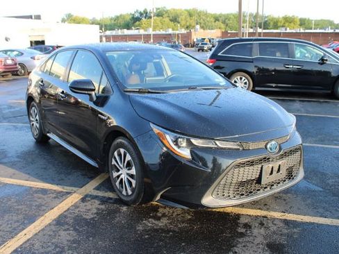 Used 2020 Toyota Corolla LE FWD image 4