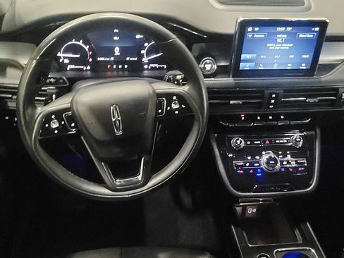 Used 2022 Lincoln Corsair AWD w/ Premium Package image 22