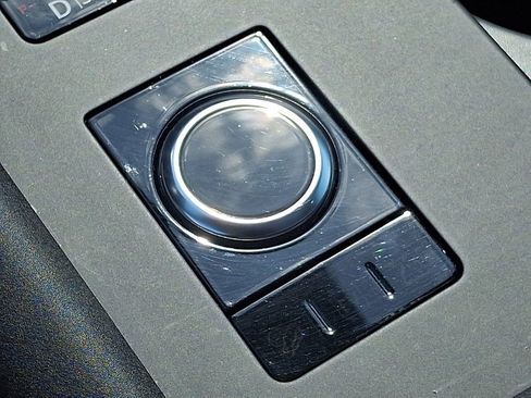 Used 2023 Land Rover Discovery S R-Dynamic image 25