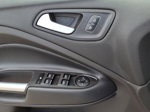 Used 2019 Ford Escape SE image 24