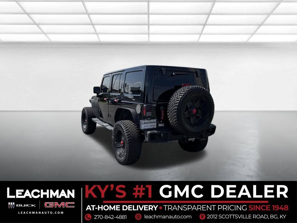 Used 2015 Jeep Wrangler Unlimited Rubicon w/ Connectivity Group AWD/4WD image 5