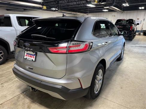 Used 2022 Ford Edge SEL w/ Convenience Package AWD/4WD image 4