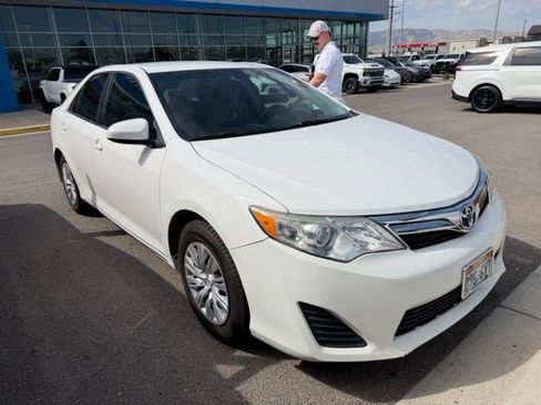 Used 2013 Toyota Camry LE FWD image 3