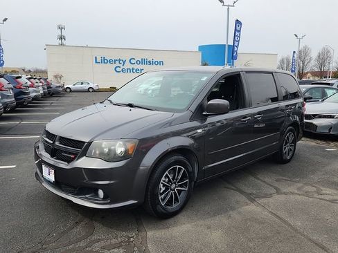 Used 2014 Dodge Grand Caravan SXT image 3