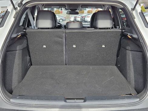 Certified 2025 Nissan Kicks SR image 12