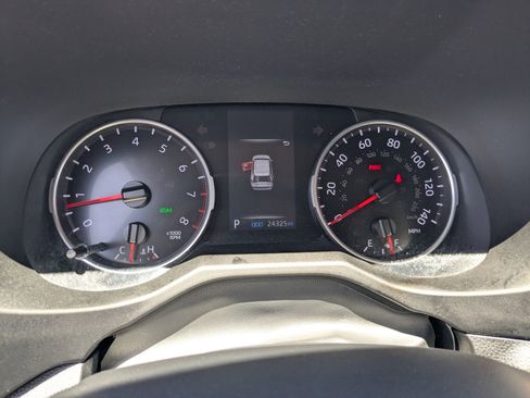 Used 2022 Toyota RAV4 XLE w/ Convenience Package image 31