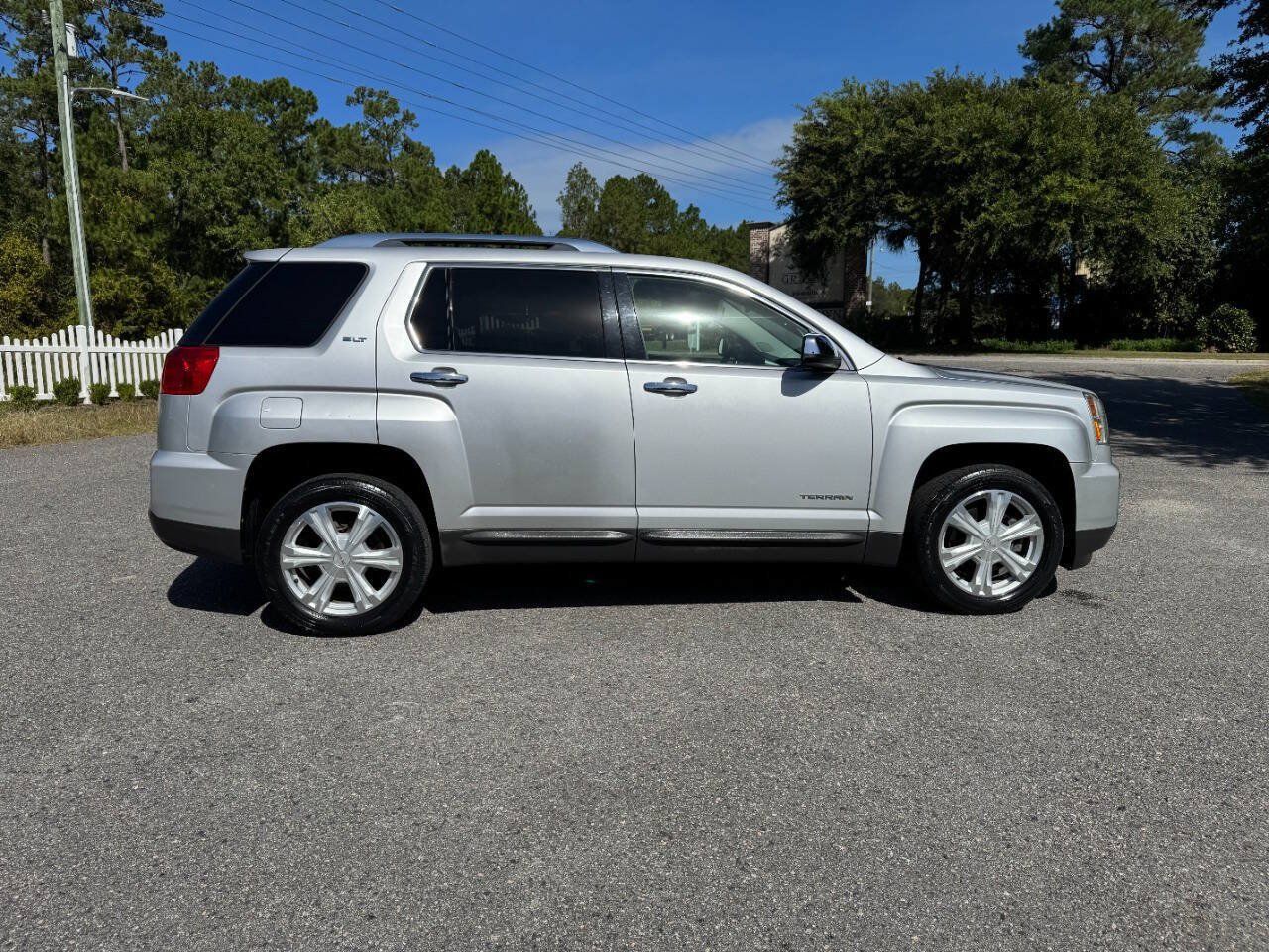 Used 2017 GMC Terrain SLT AWD/4WD image 7