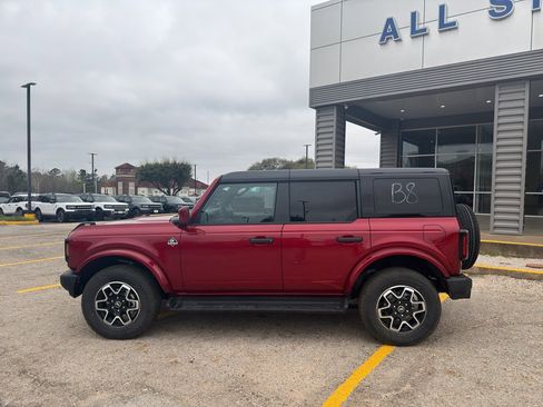 New 2026 Ford Bronco Outer Banks image 8