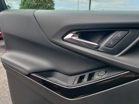 New 2026 Chevrolet Equinox LT w/ Convenience Package II FWD image 13
