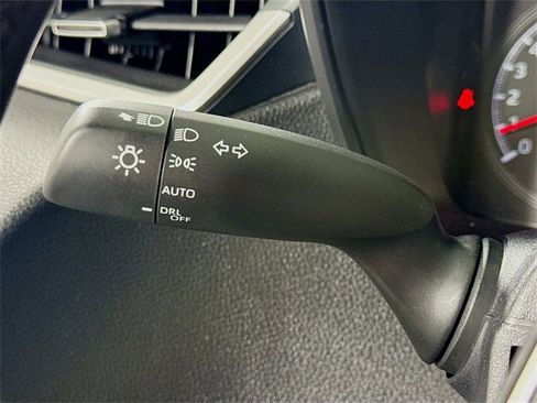 Used 2022 Toyota Corolla SE image 15