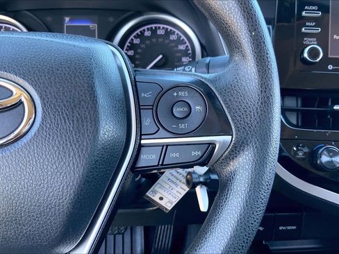 Used 2022 Toyota Camry LE image 23