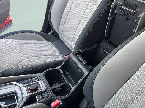 Used 2023 Subaru Forester Premium AWD/4WD image 33