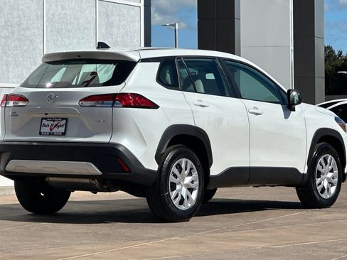 Certified 2024 Toyota Corolla Cross L image 4