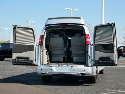 Used 2023 Chevrolet Express 2500 Extended image 24