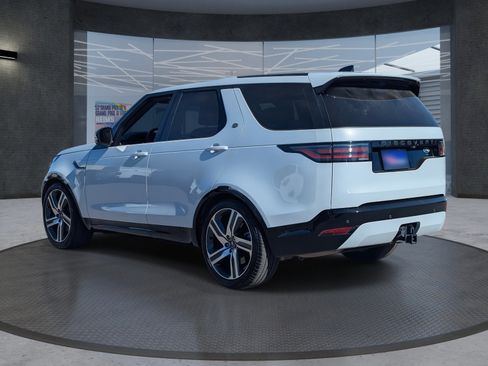 Used 2023 Land Rover Discovery HSE R-Dynamic image 4