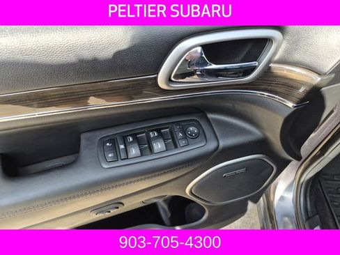 Used 2018 Jeep Grand Cherokee Overland w/ Jeep Active Safety Group image 27