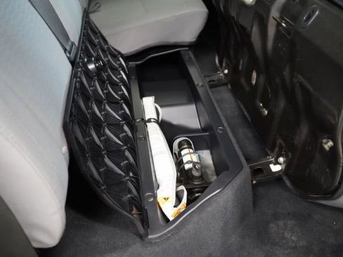 Used 2017 Toyota Tacoma SR5 AWD/4WD image 44
