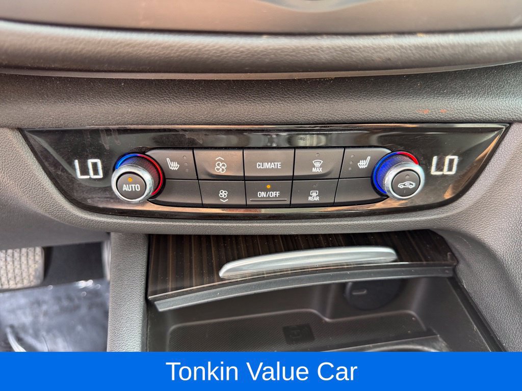 Used 2018 Buick Regal Essence w/ Driver Confidence Package #1 AWD/4WD image 25