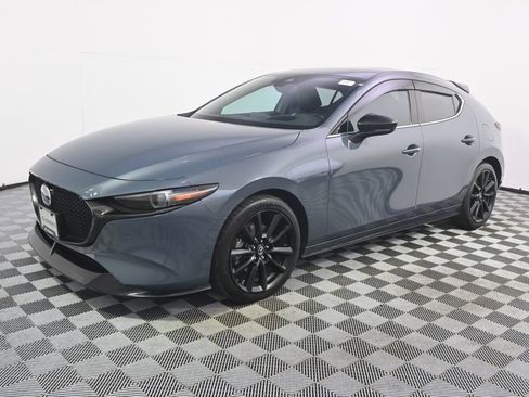 Used 2021 MAZDA MAZDA3 Hatchback w/Premium Plus Pkg AWD/4WD image 2
