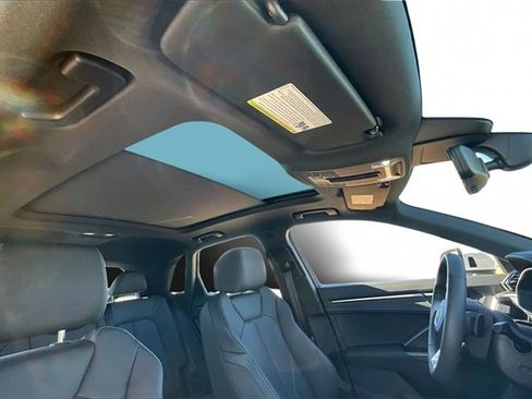 Used 2025 Audi Q3 2.0T Premium w/ Convenience Package image 17