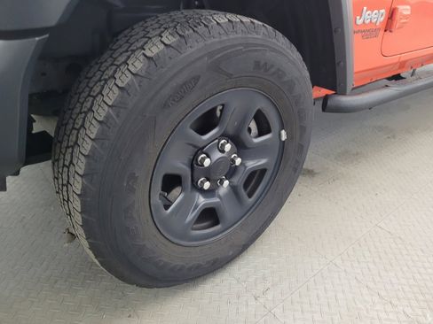 Used 2018 Jeep Wrangler Unlimited Sport AWD/4WD image 31