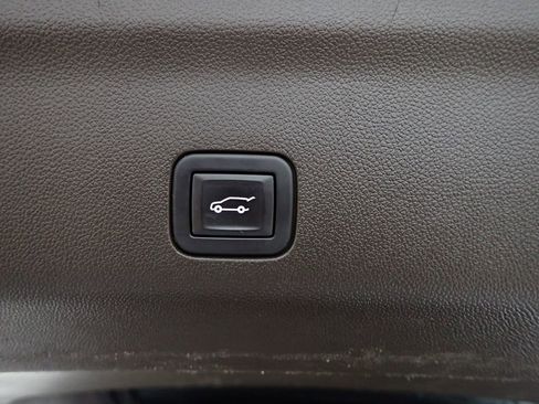 Used 2021 Chevrolet Tahoe LT image 17