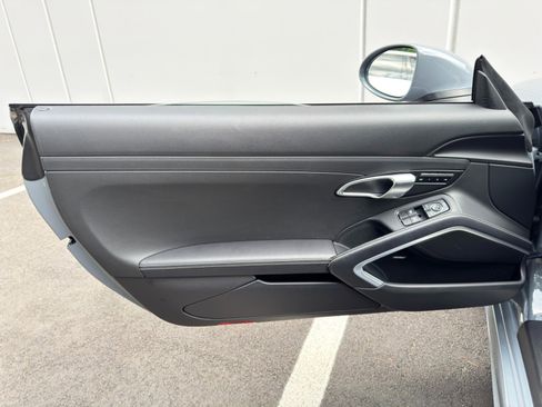 Used 2024 Porsche 718 Cayman RWD image 34