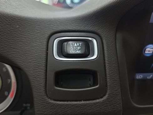 Used 2013 Volvo XC70 3.2 AWD/4WD image 21