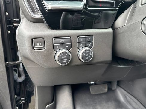 Used 2022 GMC Sierra 1500 SLT w/ SLT Convenience Package AWD/4WD image 18