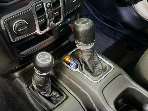 Used 2023 Jeep Wrangler Unlimited AWD/4WD image 25