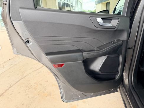Used 2025 Ford Escape ST-Line Select AWD/4WD image 28