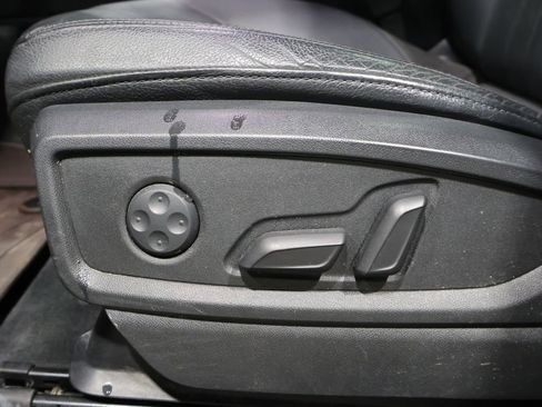 Used 2018 Audi Q5 2.0T Premium image 9