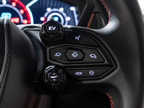 Used 2025 Lamborghini Revuelto image 52