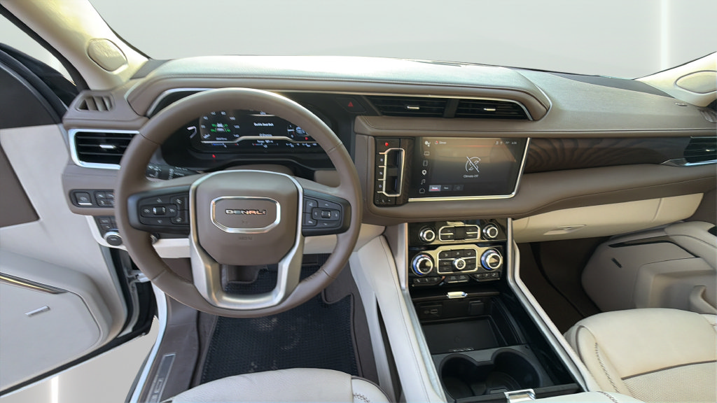Used 2023 GMC Yukon XL Denali AWD/4WD image 14