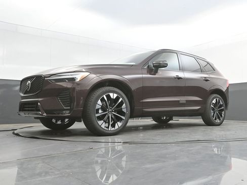 New 2026 Volvo XC60 B5 Plus AWD/4WD image 29