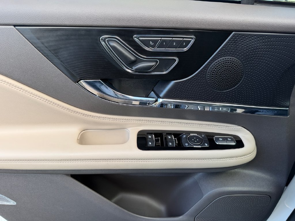 Used 2023 Lincoln Corsair FWD image 27