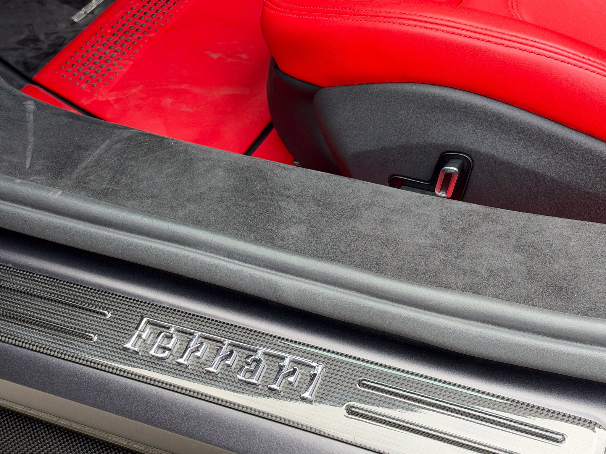 Used 2023 Ferrari 296 GTS RWD image 38