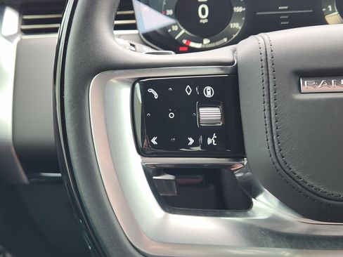 Certified 2025 Land Rover Range Rover SE image 29