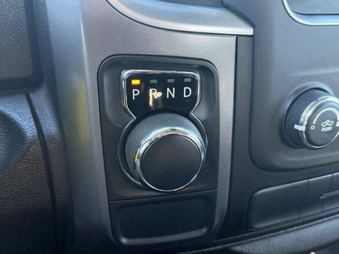 Used 2022 RAM 1500 Classic SLT image 24