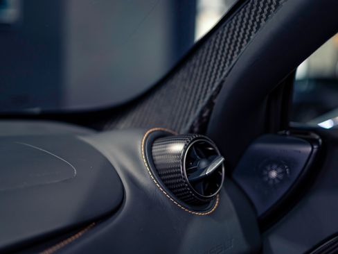 Used 2021 McLaren 765LT RWD image 22