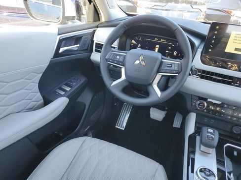 New 2026 Mitsubishi Outlander SEL FWD image 7