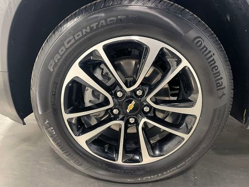 Used 2025 Chevrolet TrailBlazer LT w/ LT Cold Weather Package FWD image 17