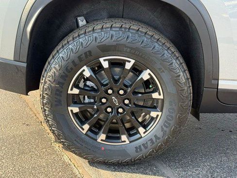 New 2026 Chevrolet Traverse Z71 w/ Driver Confidence Package image 18